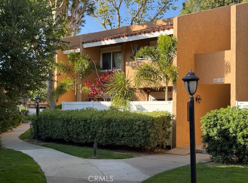 1101 W Macarthur