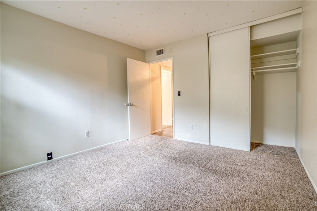1101 W Macarthur