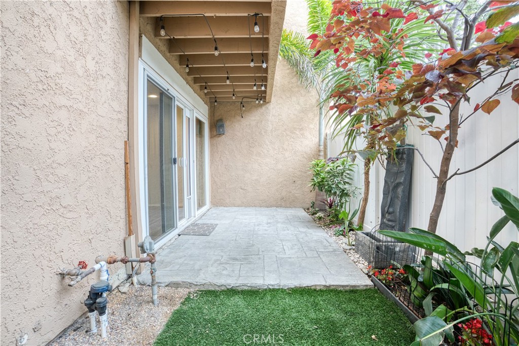 1101 W Macarthur