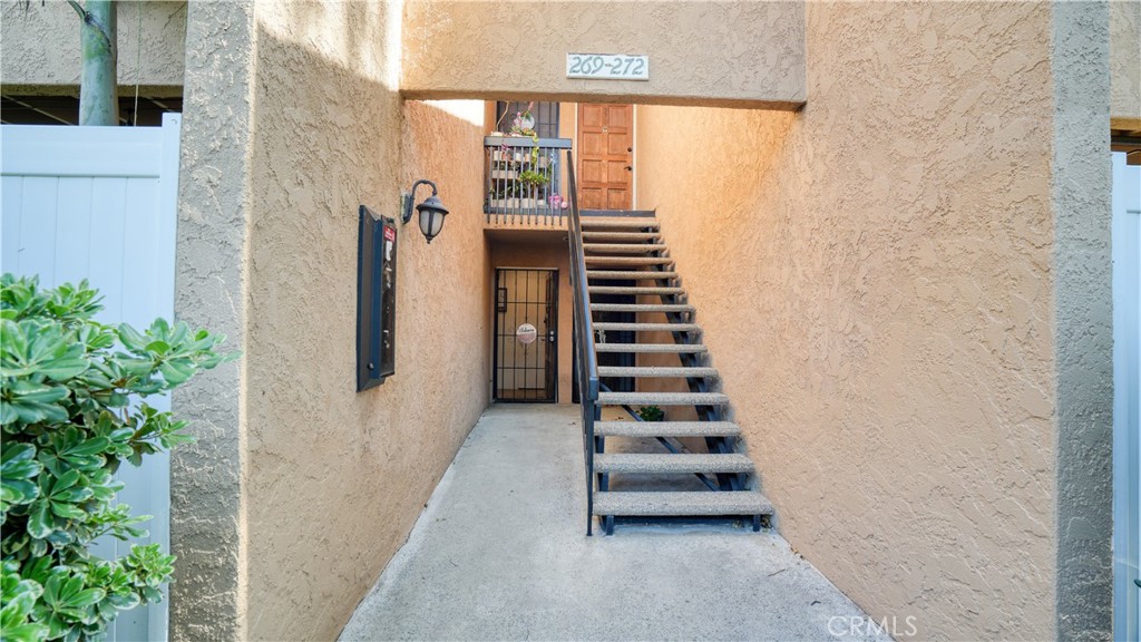 1101 W Macarthur