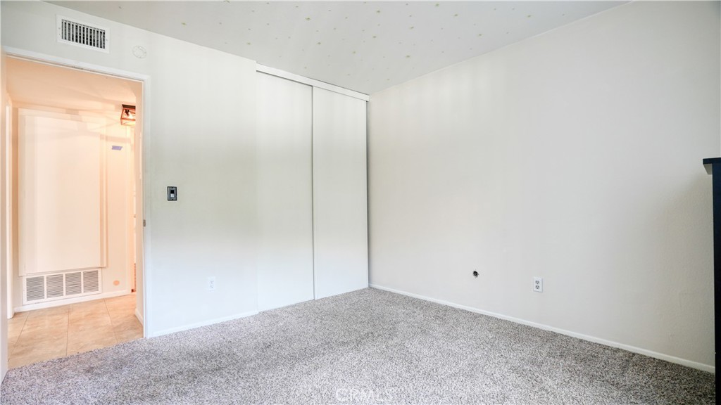 1101 W Macarthur