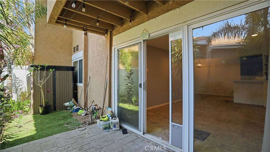 1101 W Macarthur