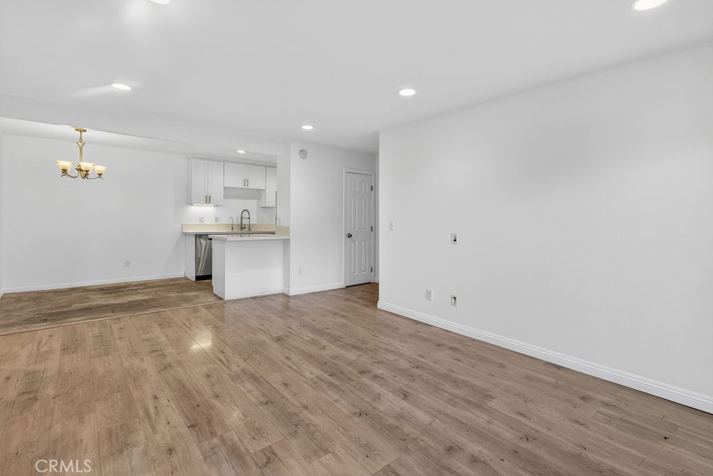 1101 W MacArthur Boulevard 287