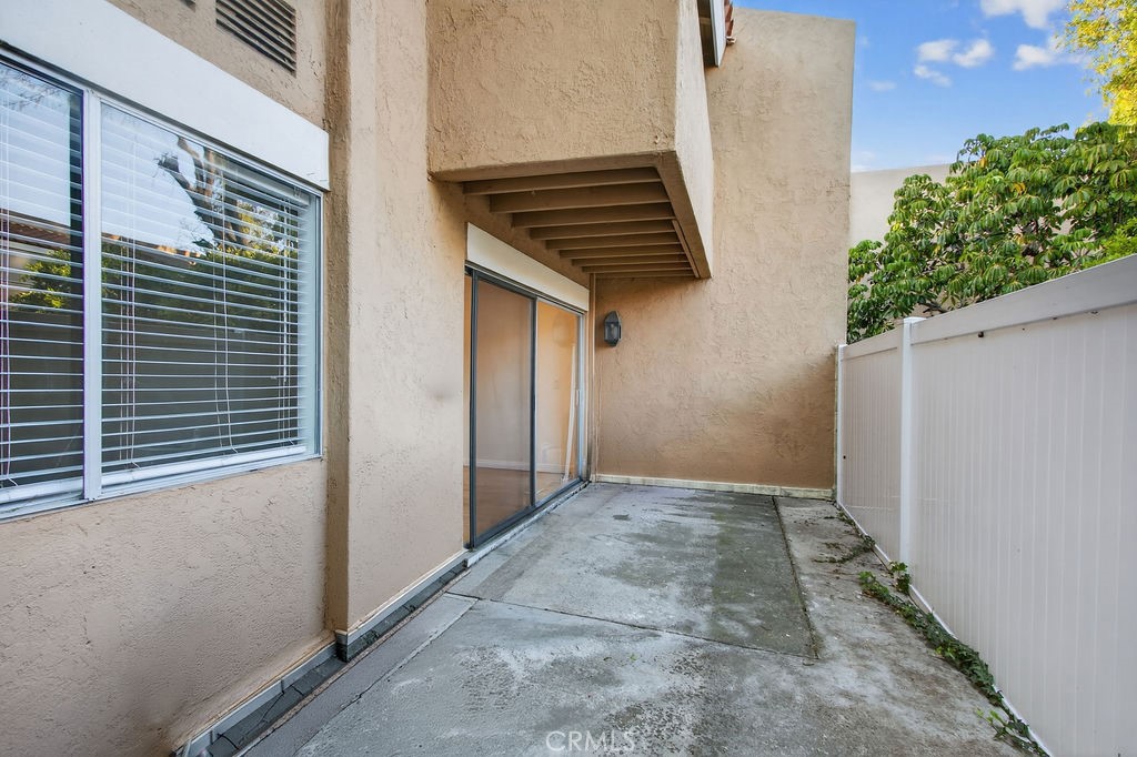 1101 W MacArthur Boulevard 287