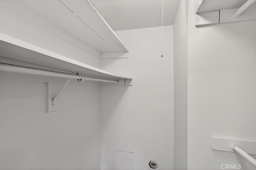 1101 W MacArthur Boulevard 287