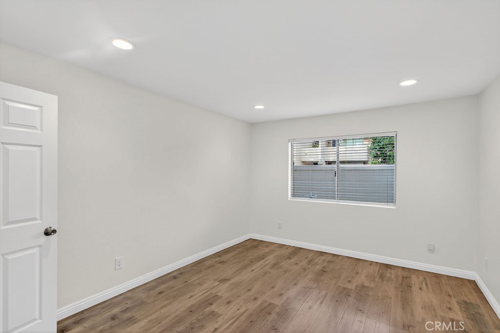 1101 W MacArthur Boulevard 287