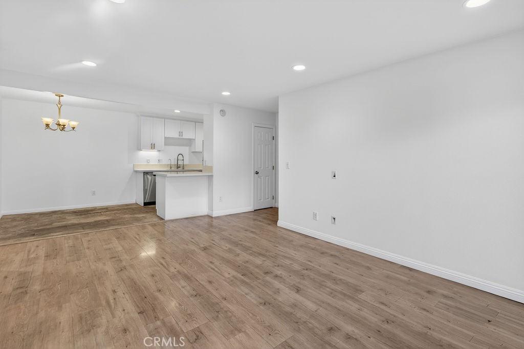 1101 W MacArthur Boulevard 287