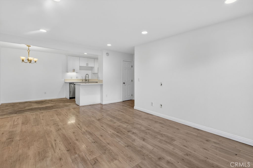 1101 W MacArthur Boulevard 287