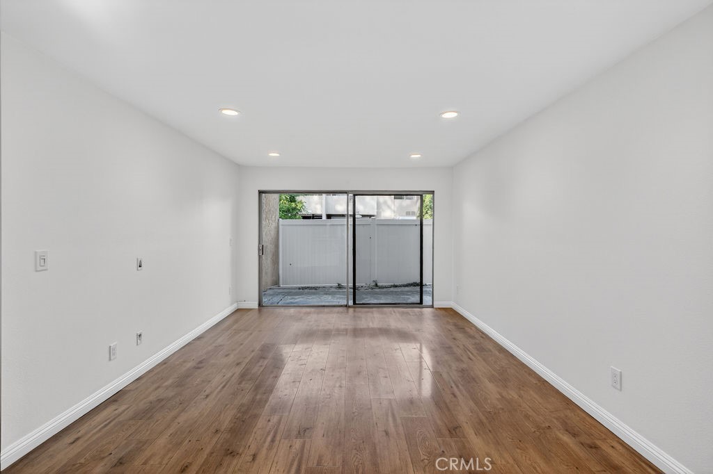 1101 W MacArthur Boulevard 287