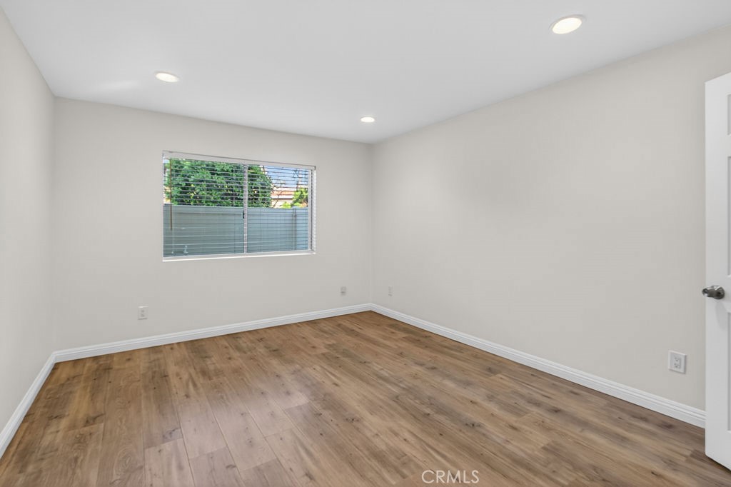 1101 W MacArthur Boulevard 287