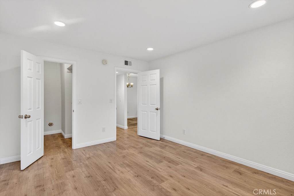 1101 W MacArthur Boulevard 287