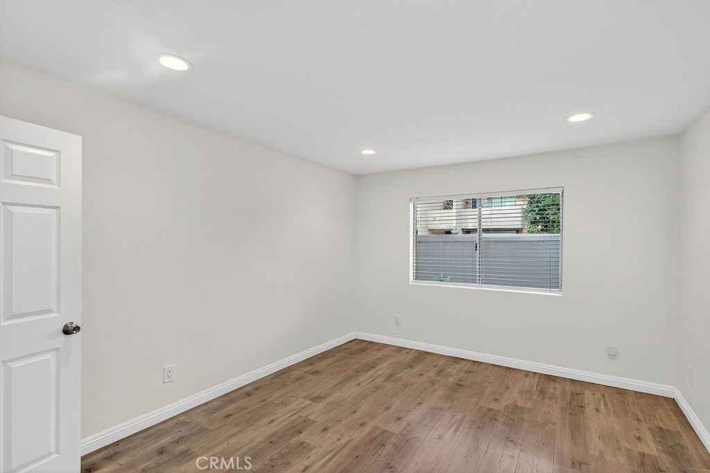 1101 W MacArthur Boulevard 287