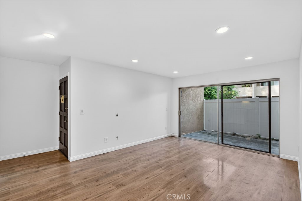 1101 W MacArthur Boulevard 287