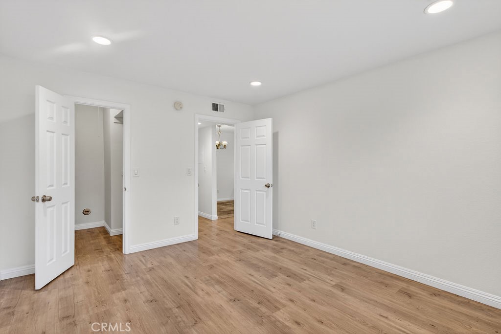 1101 W MacArthur Boulevard 287