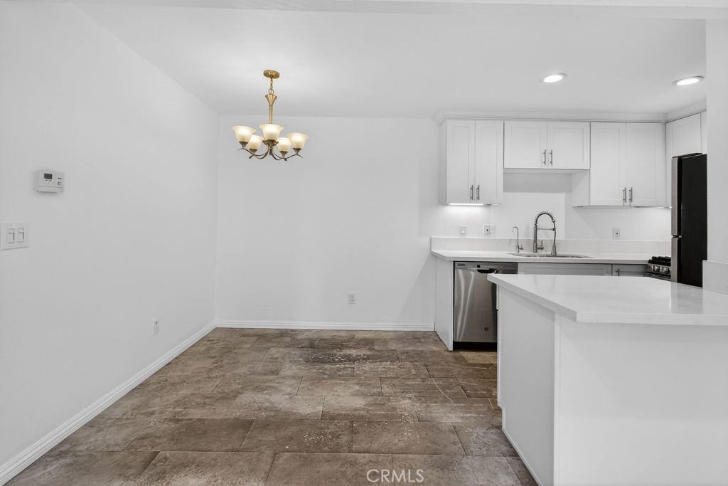 1101 W MacArthur Boulevard 287