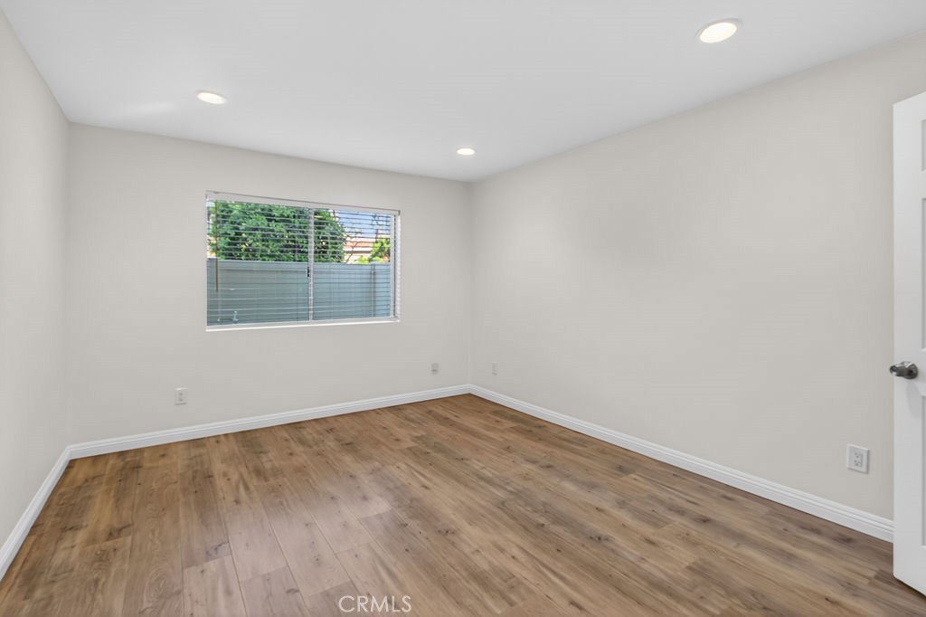 1101 W MacArthur Boulevard 287