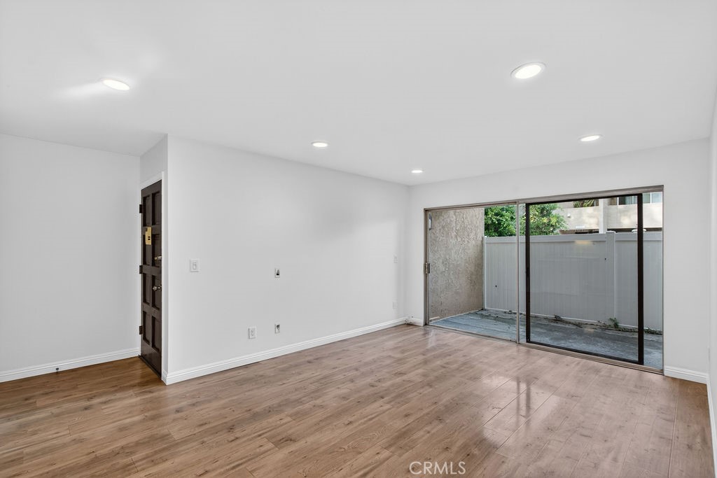 1101 W MacArthur Boulevard 287