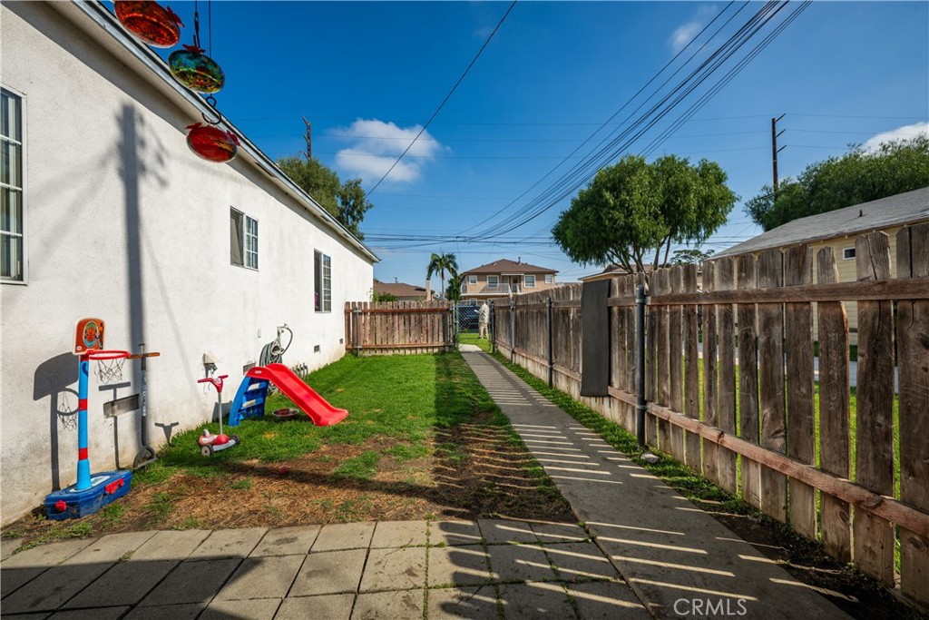 9722 Walnut Street