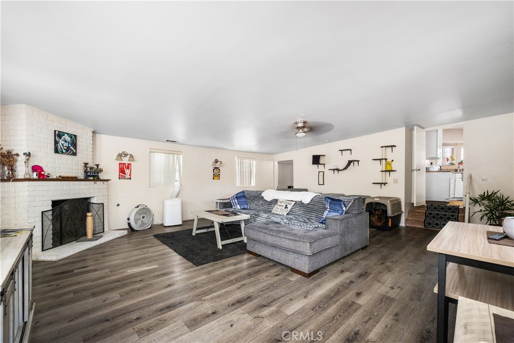 9722 Walnut Street