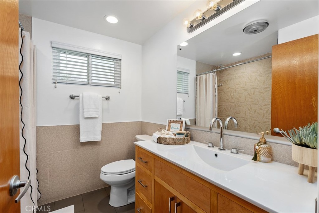 3601 E Ocean Blvd 2C