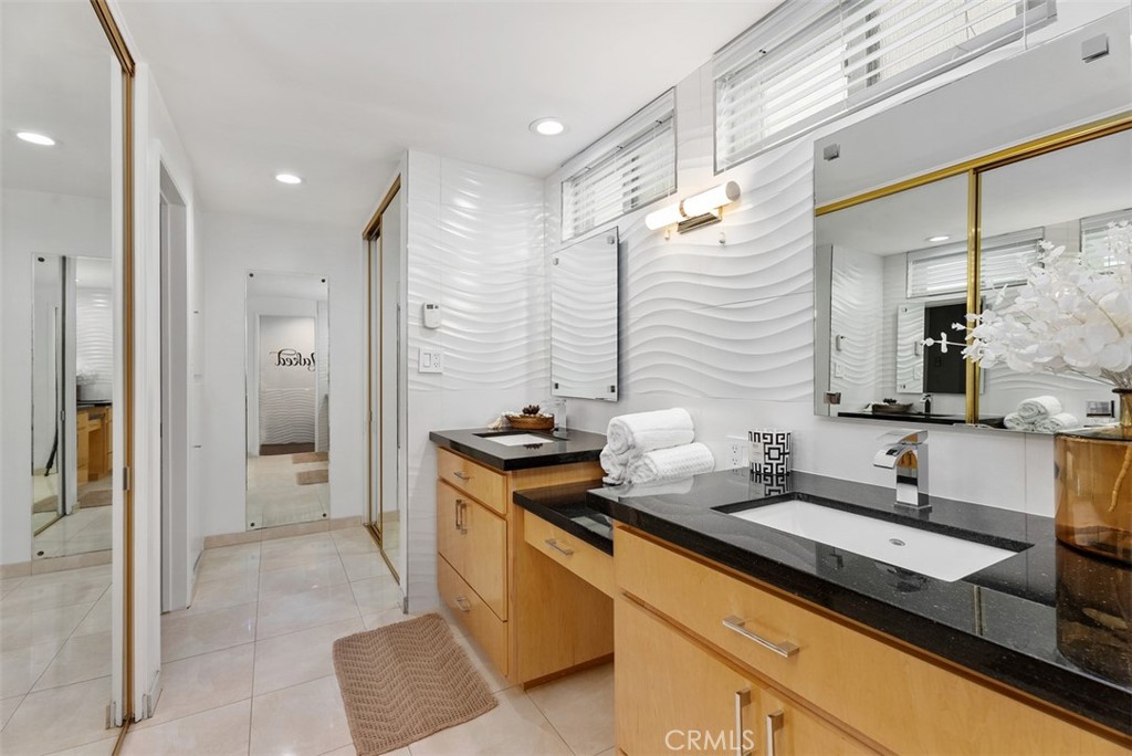 3601 E Ocean Blvd 2C