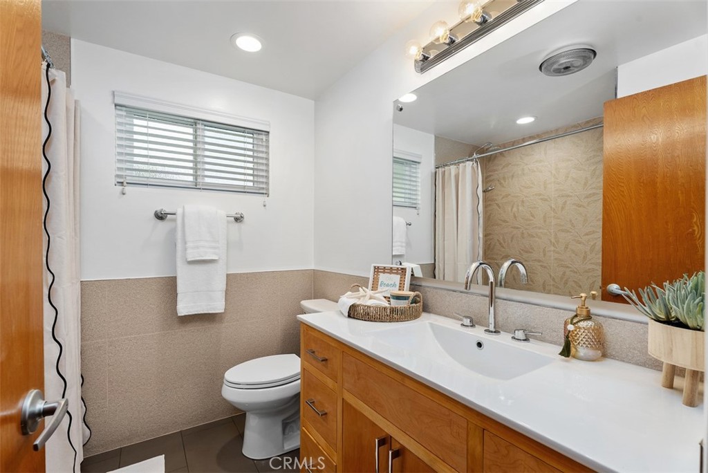 3601 E Ocean Blvd 2C