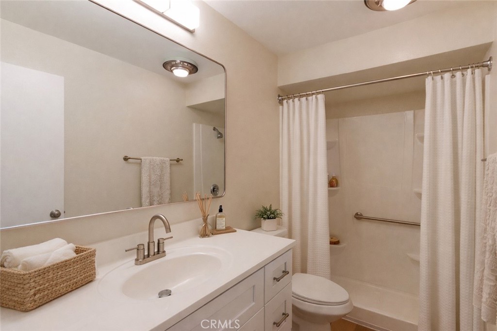 576 N Bellflower 116