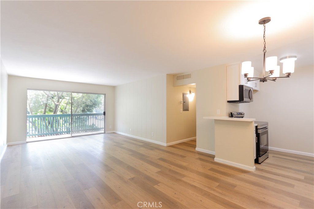 576 N Bellflower 116