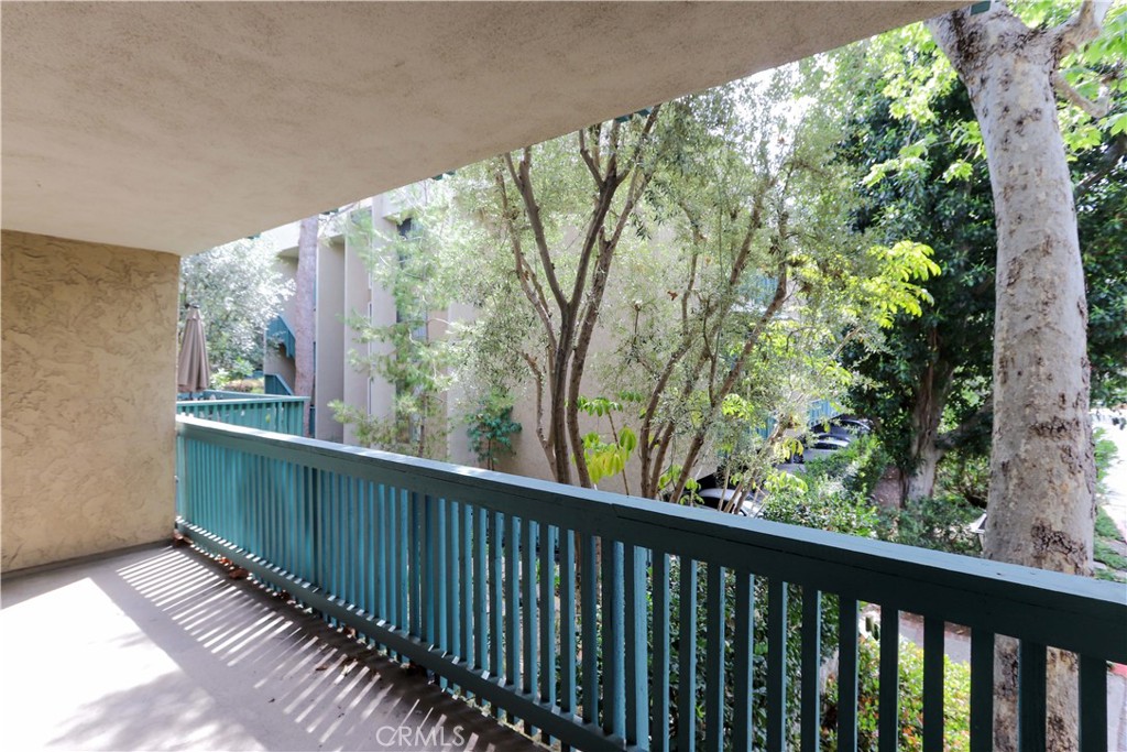 576 N Bellflower 116