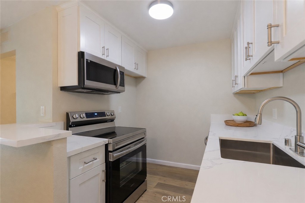 576 N Bellflower 116