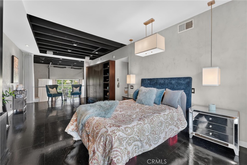 123 E City Place