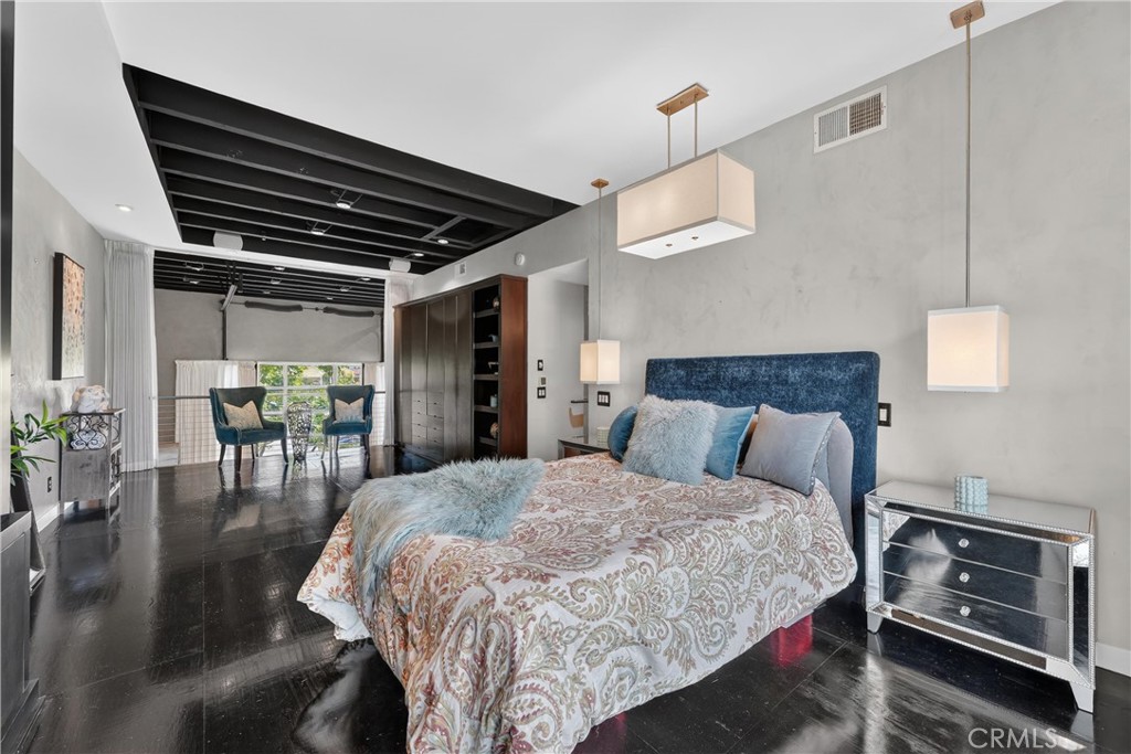 123 E City Place