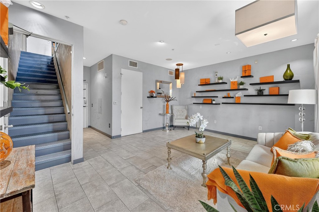 123 E City Place