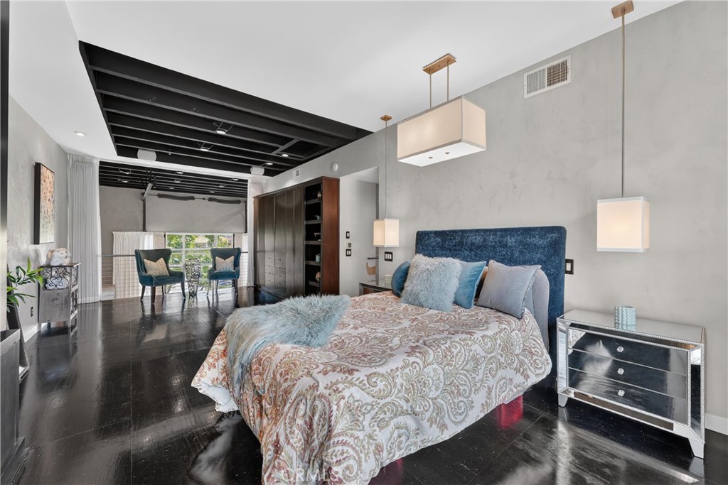 123 E City Place
