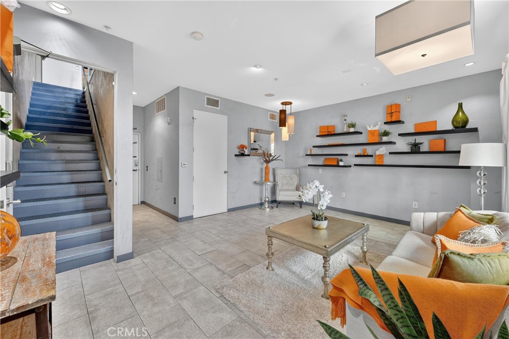 123 E City Place
