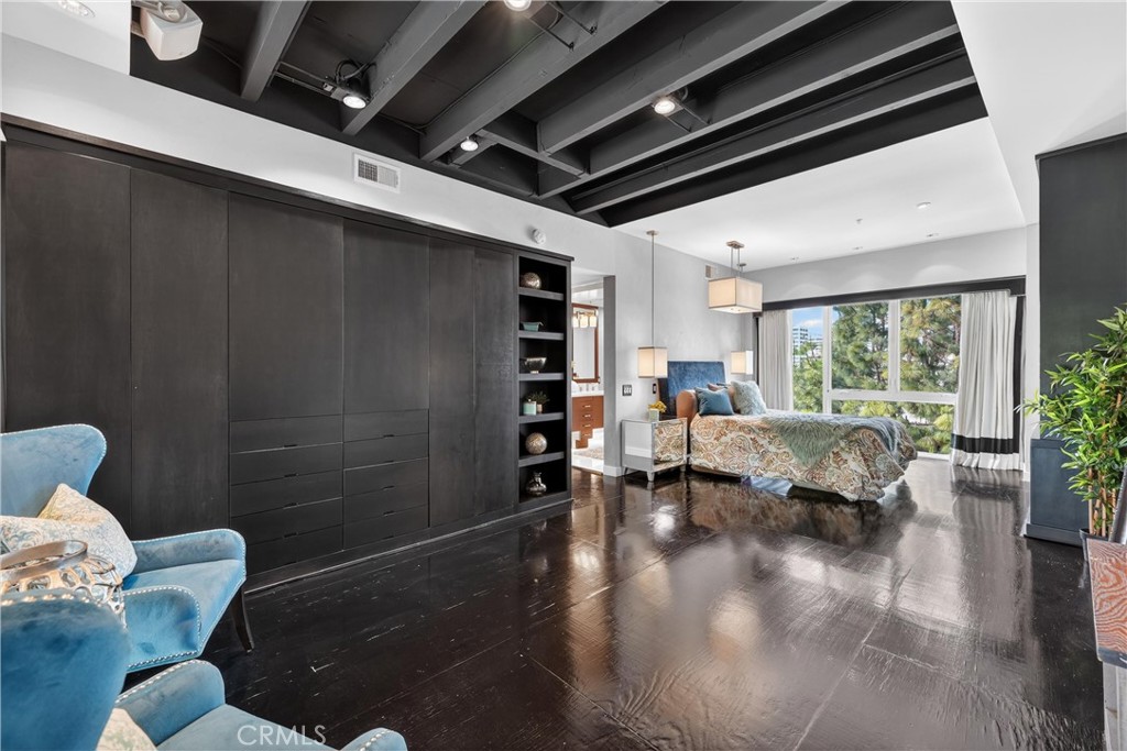 123 E City Place