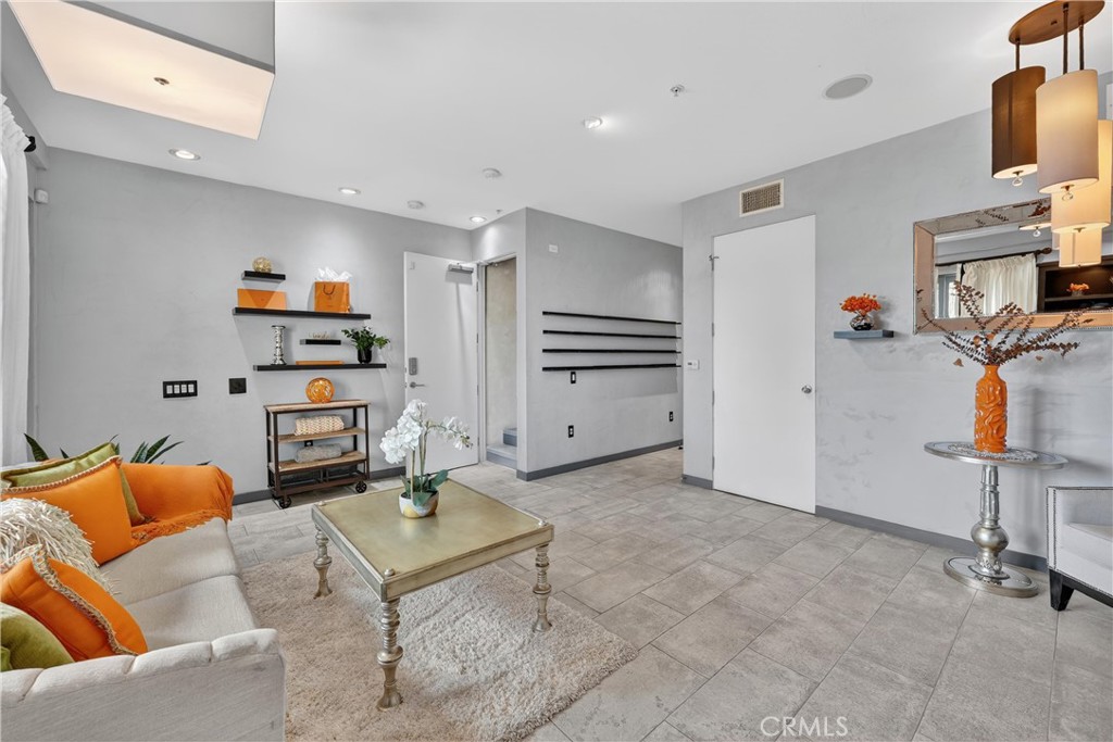 123 E City Place