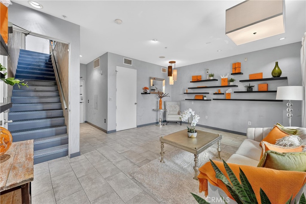 123 E City Place