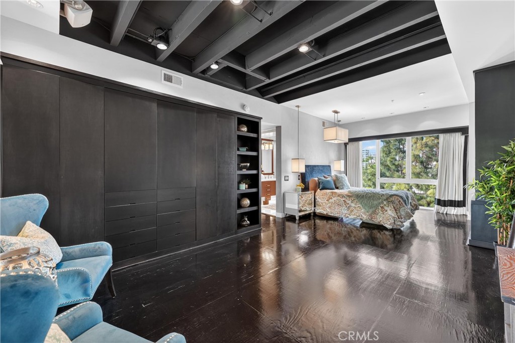 123 E City Place