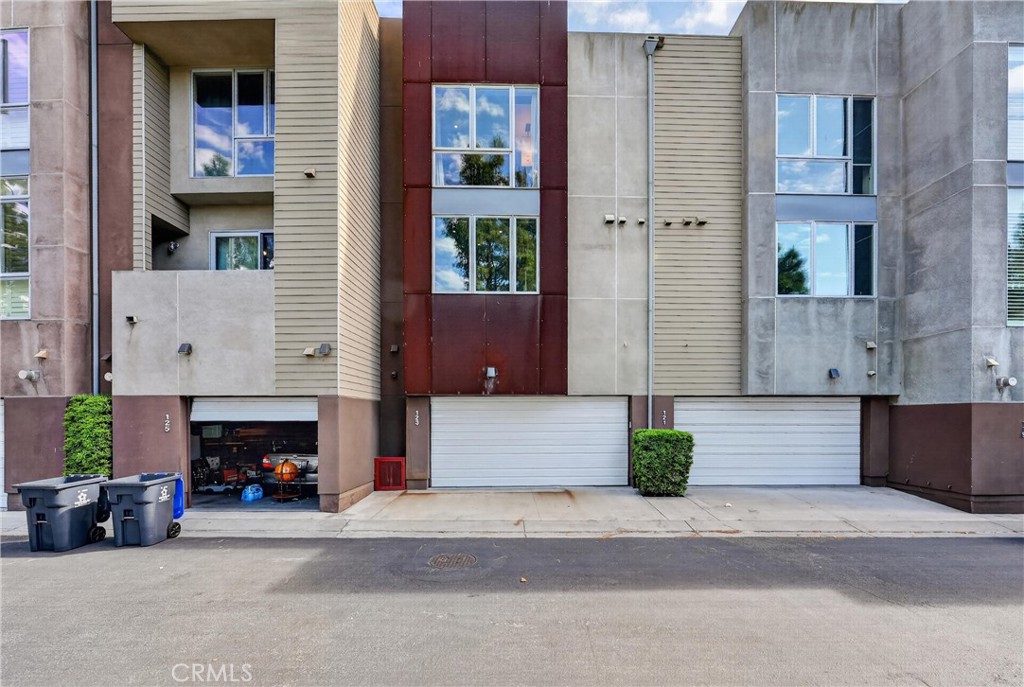 123 E City Place