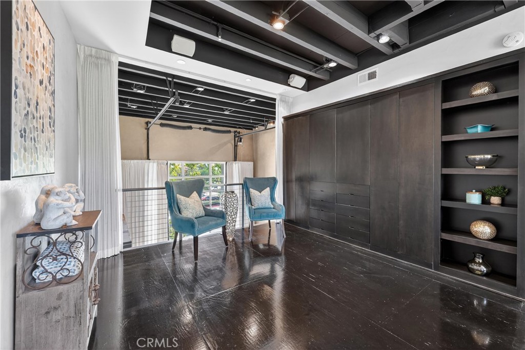 123 E City Place