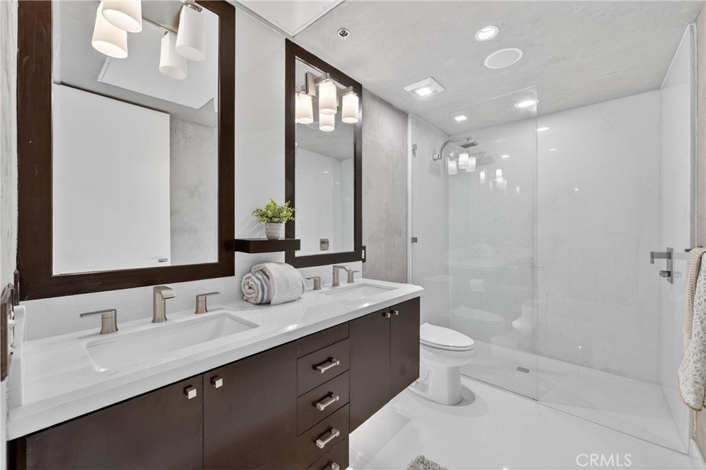 123 E City Place