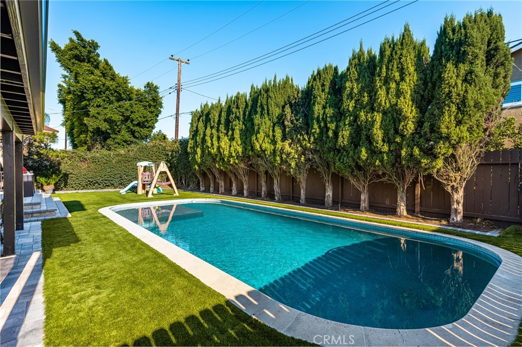 2916 E Trenton Avenue