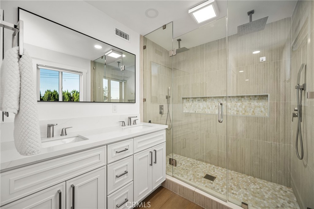 2916 E Trenton Avenue