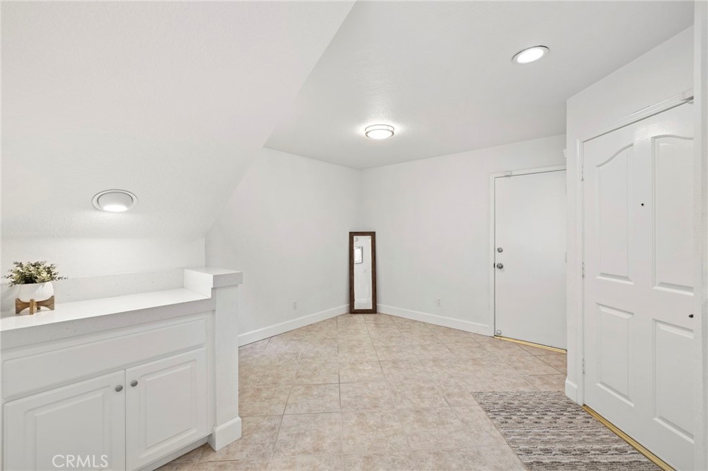 407 San Nicholas Court