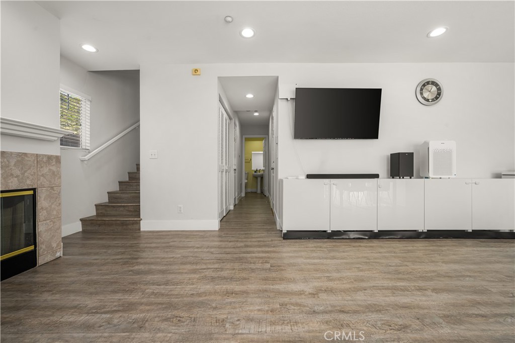 418 E Olive #B