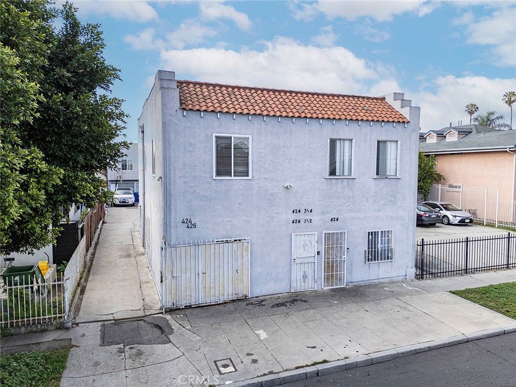 424 W 108th W
