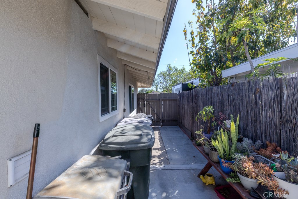 2219 W Coronet Avenue