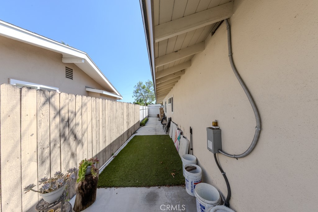 2219 W Coronet Avenue