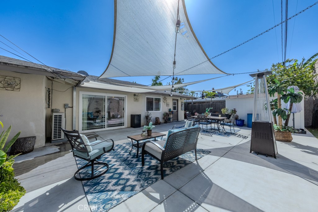 2219 W Coronet Avenue